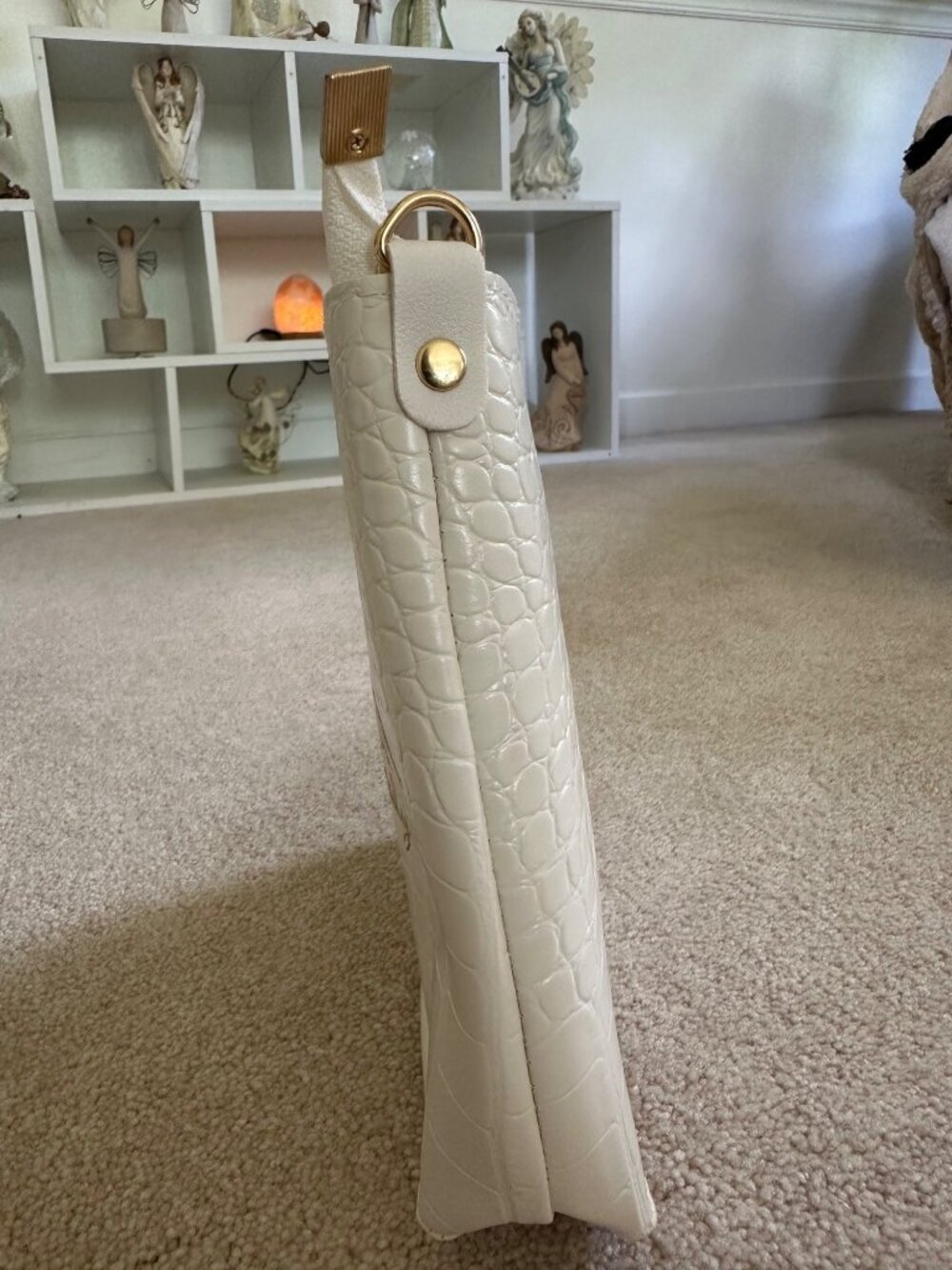 Sunnycity Milano Italy White Faux Croc Shoulder Bag With Gold Accents - Picture 12 of 16